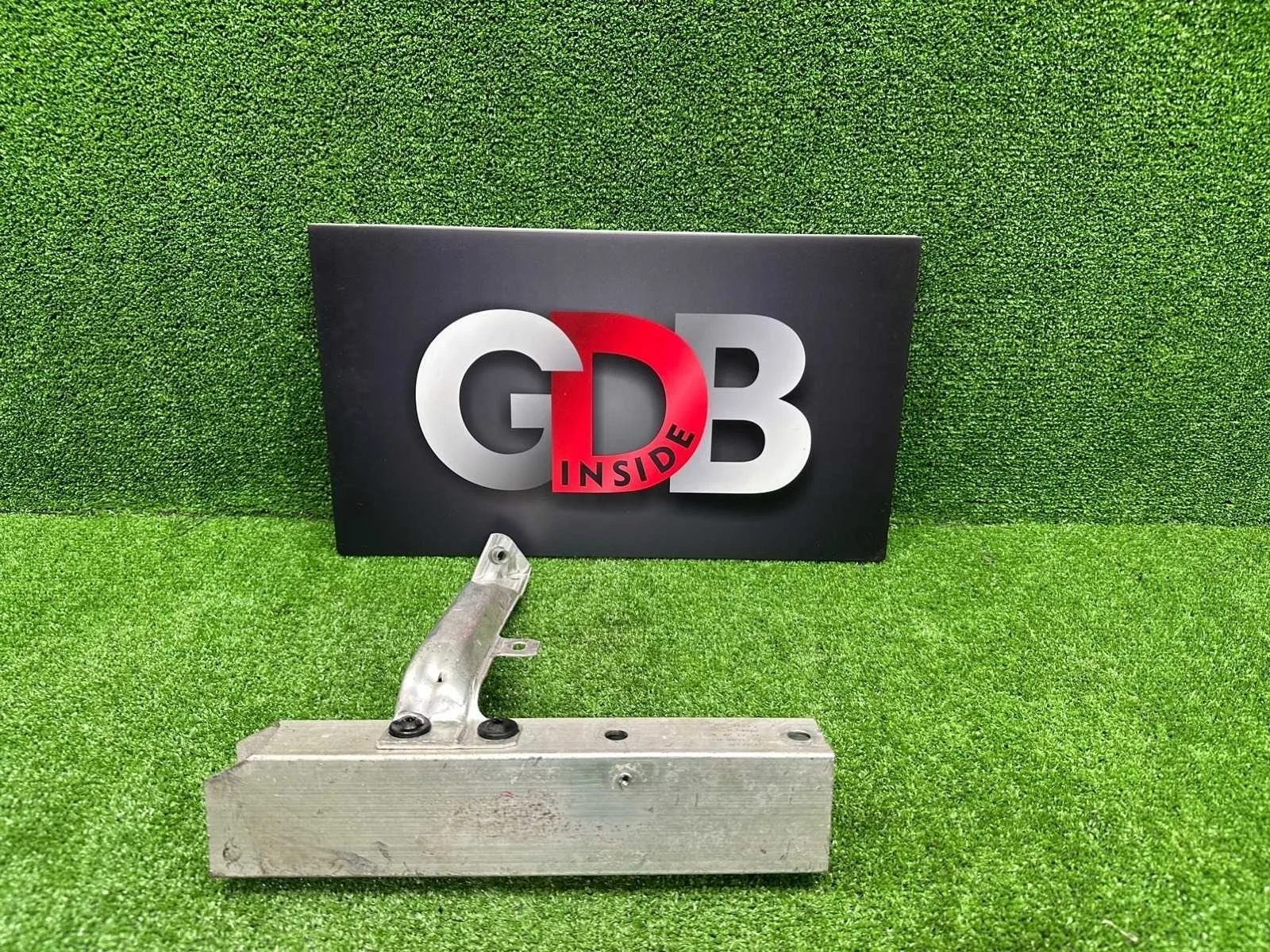 Крепление усилителя бампера Bmw 7 Series 51117273400 F01, правое