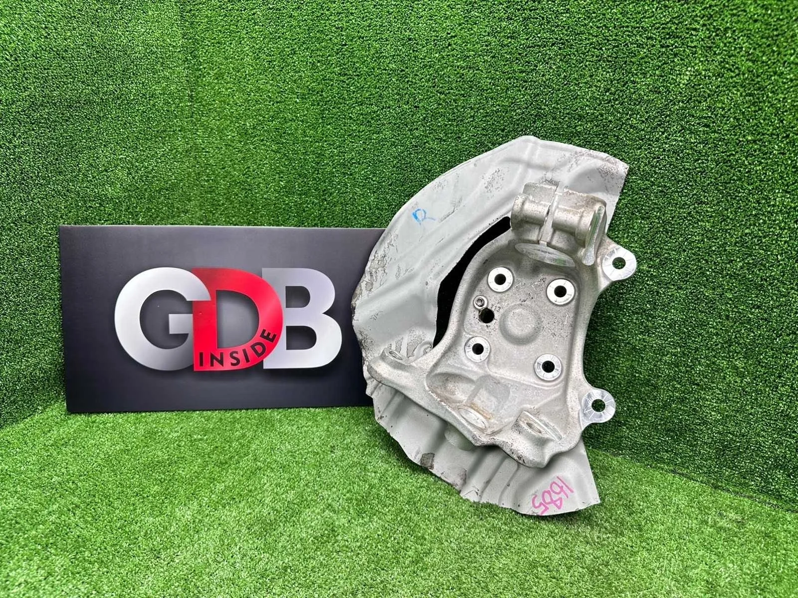 Кулак поворотный Bmw 7 Series 30.01.2007 31216753462 E65 N62B40A, передний правый