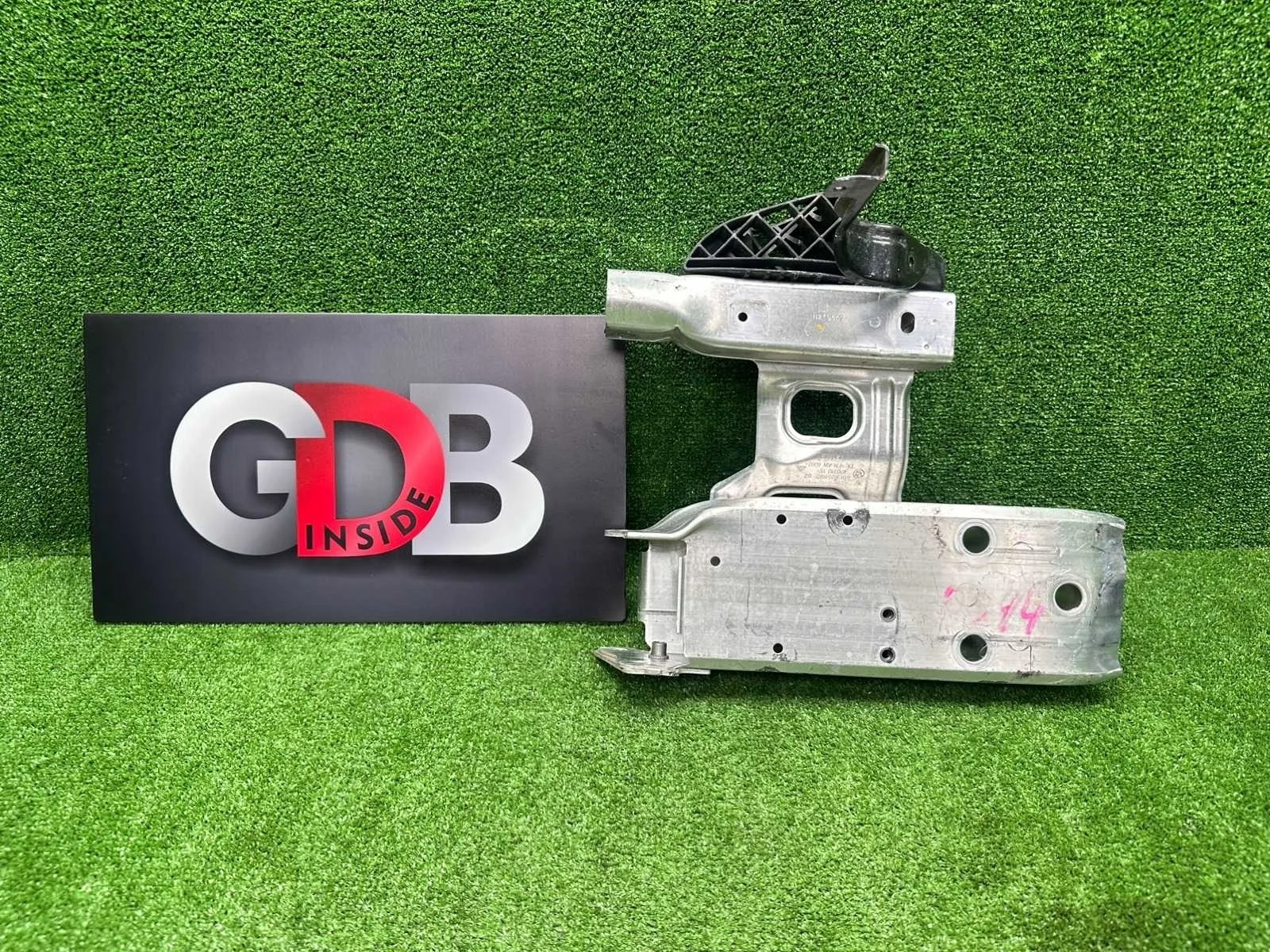 Крепление усилителя бампера Bmw 3 Series 01.02.2013 51117266192 F30 N55B30A, переднее правое