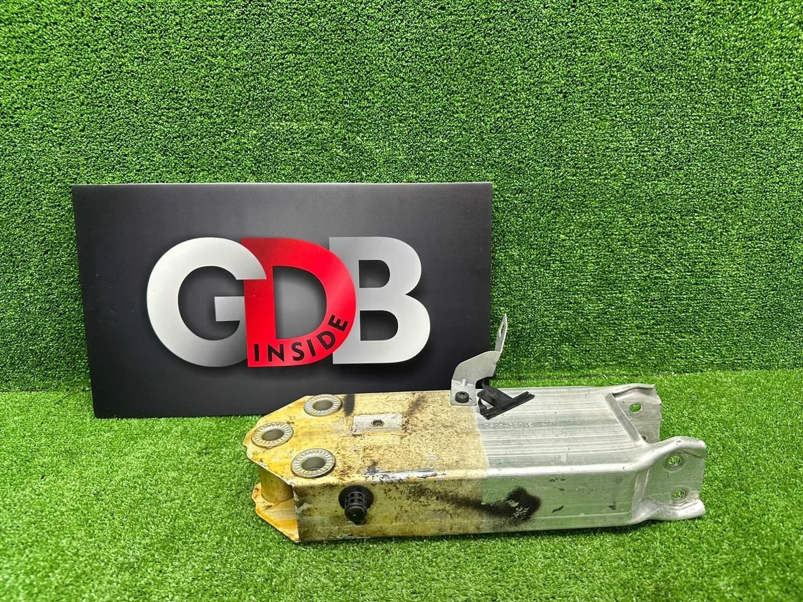 Крепление усилителя бампера Bmw 7 Series 08.05.2013 51647333134 F01 N55B30A