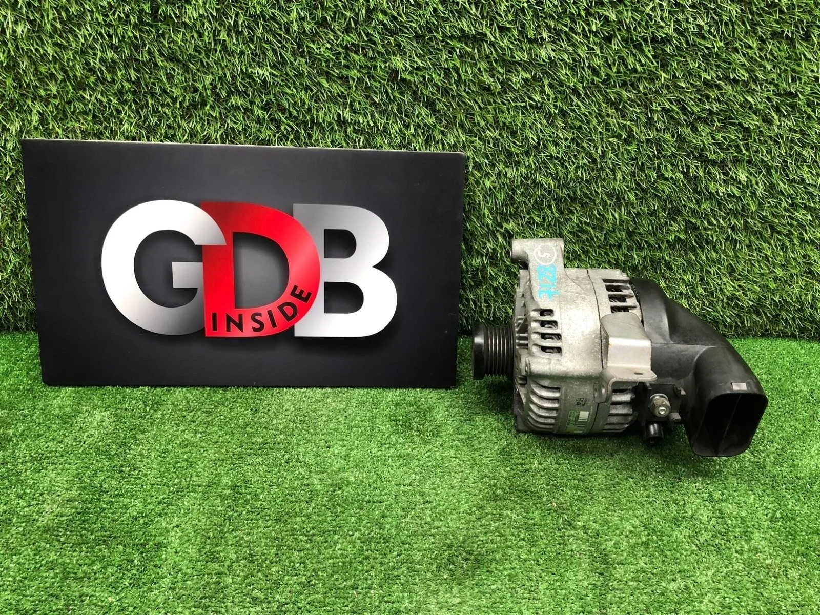 Генератор BMW 1 series 23.10.2012 12317605060 F20 N13B16A