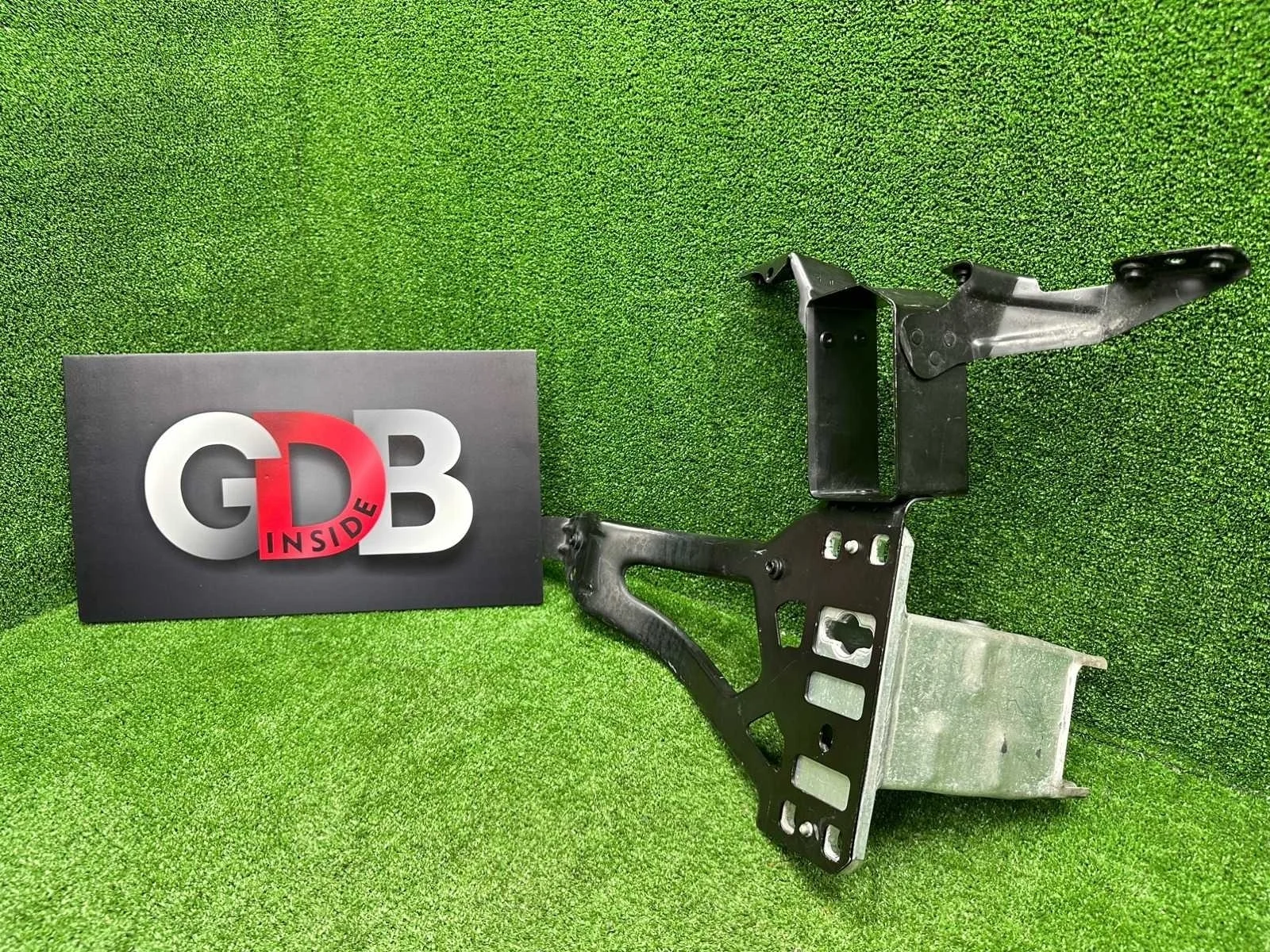 Кронштейн фары BMW 5 series 19.11.2005 51647163483 E61 N52B25A, левый