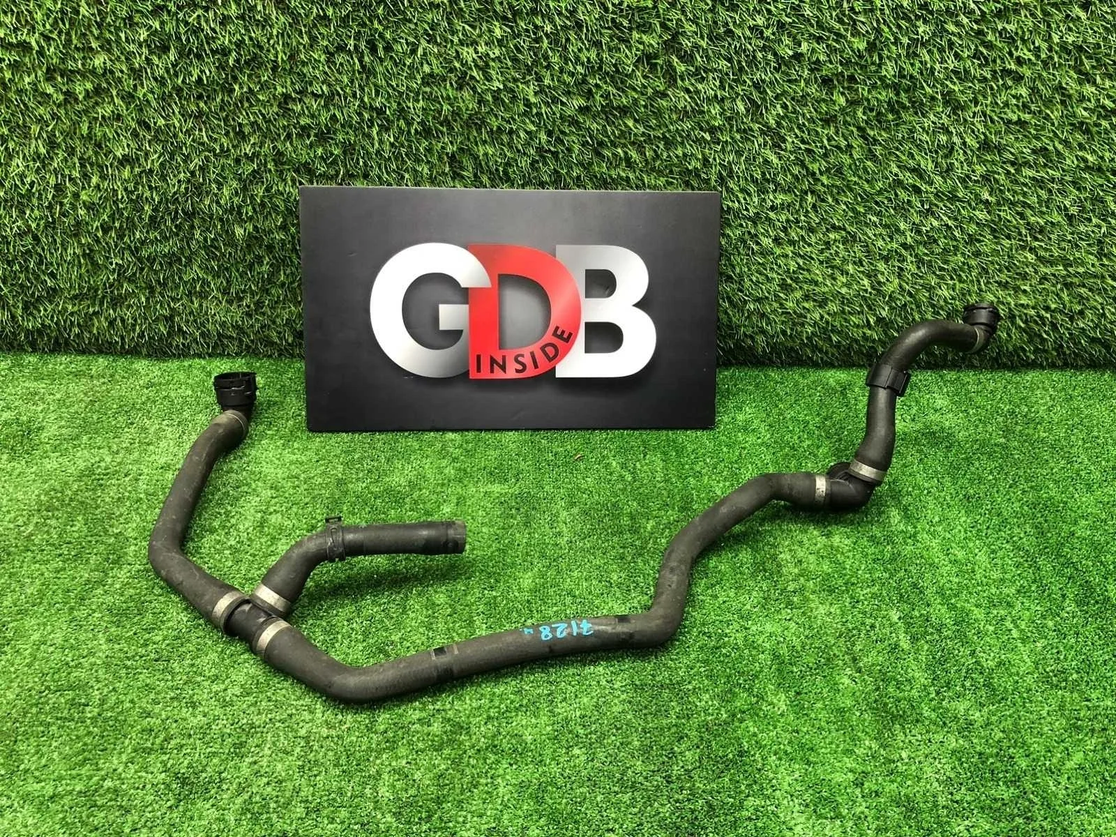 Патрубок охлаждения BMW 1 series 23.10.2012 17127596834 F20 N13B16A