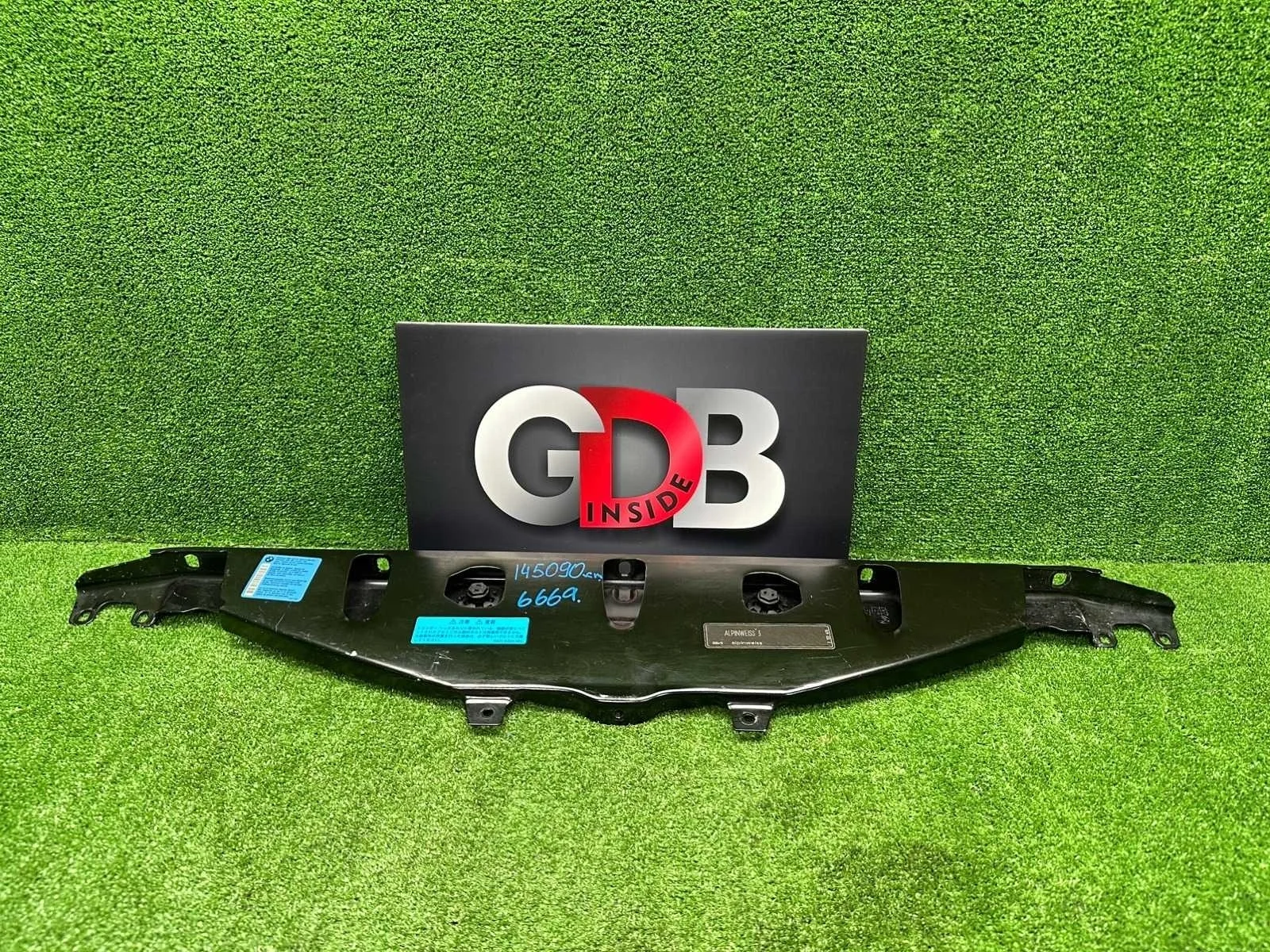 Верхняя планка телевизора BMW 5 series 2010 51647200689 F10 N52B25AF