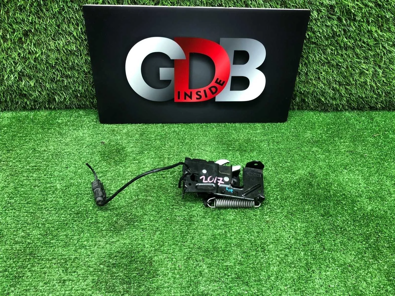 Замок капота BMW 1 series 27.03.2012 51237242548 F20 N13B16A, передний левый