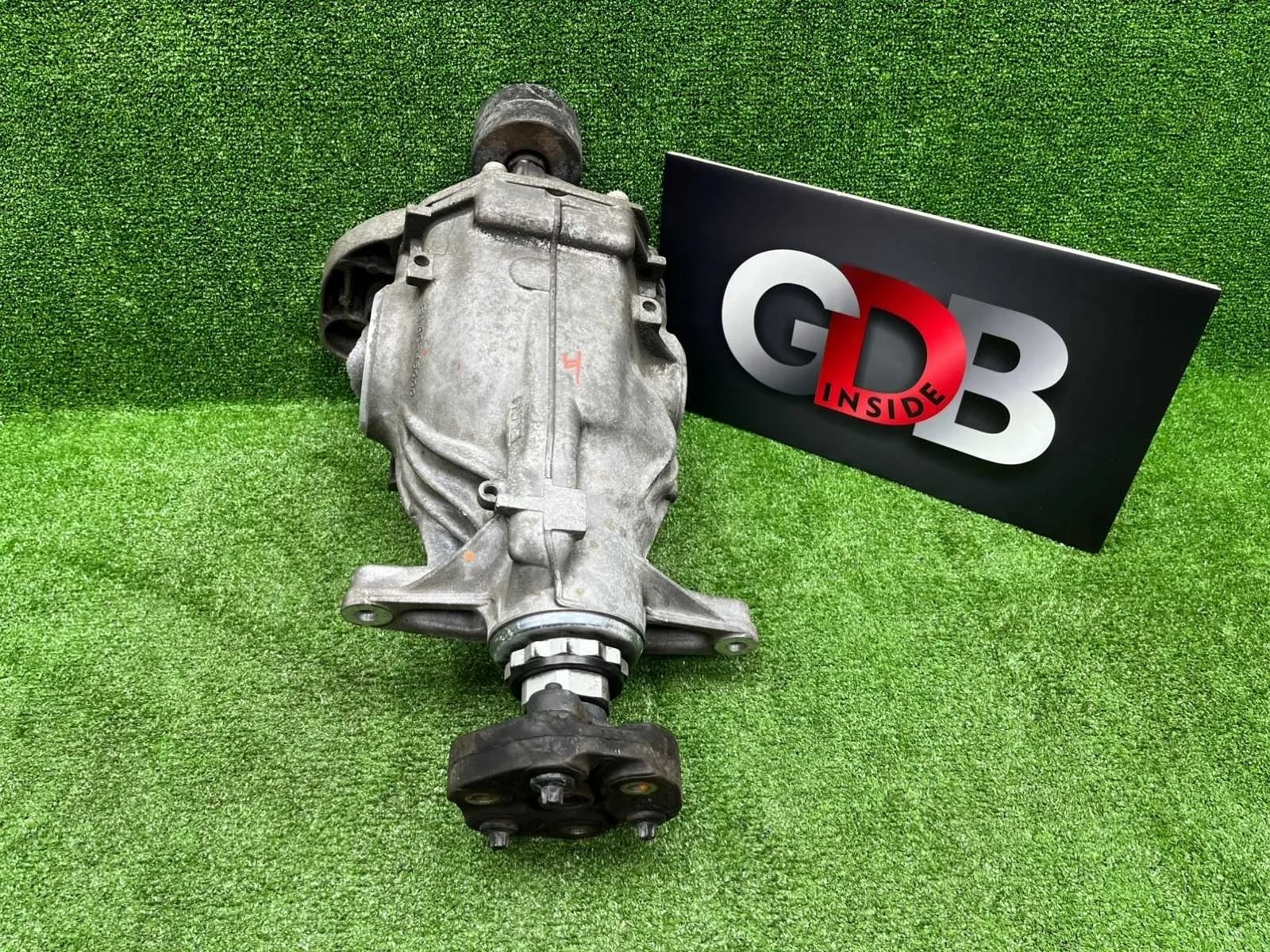 Редуктор BMW 5 series 33107584444 F10, задний