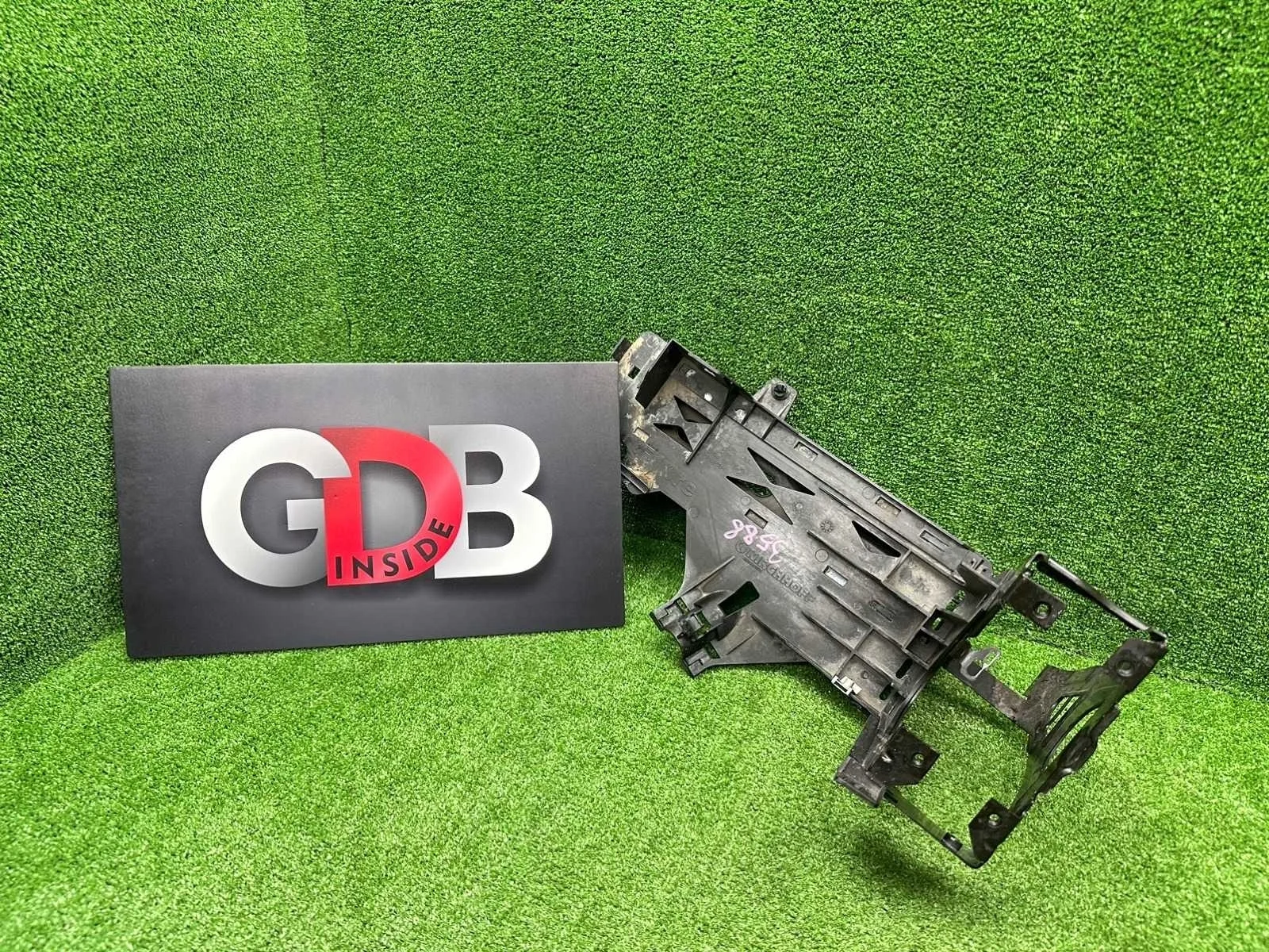 Кронштейн фары BMW 5 series 20.02.2013 51647200794 F10 N20B20B, передний правый