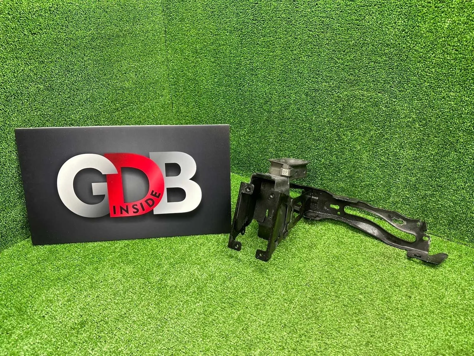 Кронштейн фары Bmw 1 Series 25.10.2014 51647245792 F20 N13B16A, правый