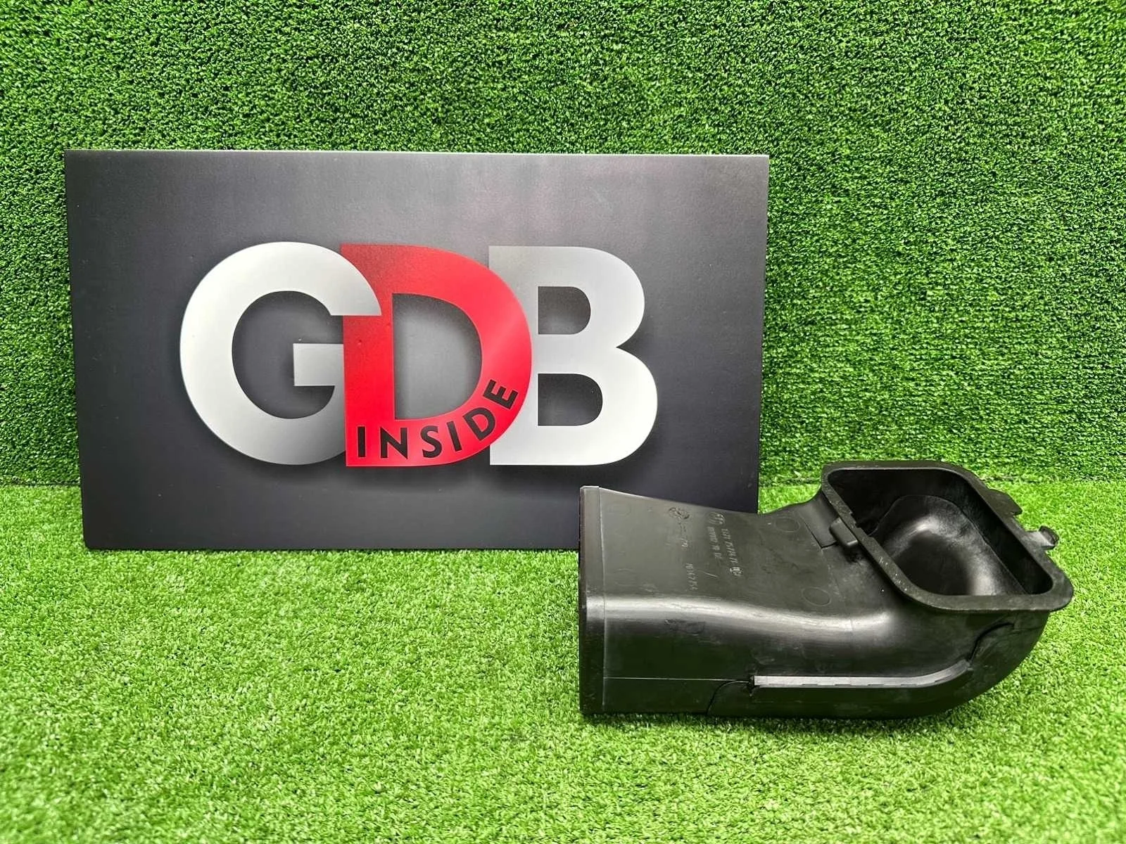 Воздухозаборник BMW 7 series 10.08.2012 13717577471 F01 N55B30A