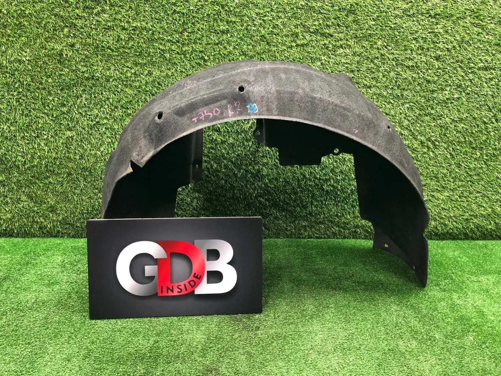 Подкрылок BMW 1 series 25.10.2014 51717241858 F20 N13B16A, задний правый