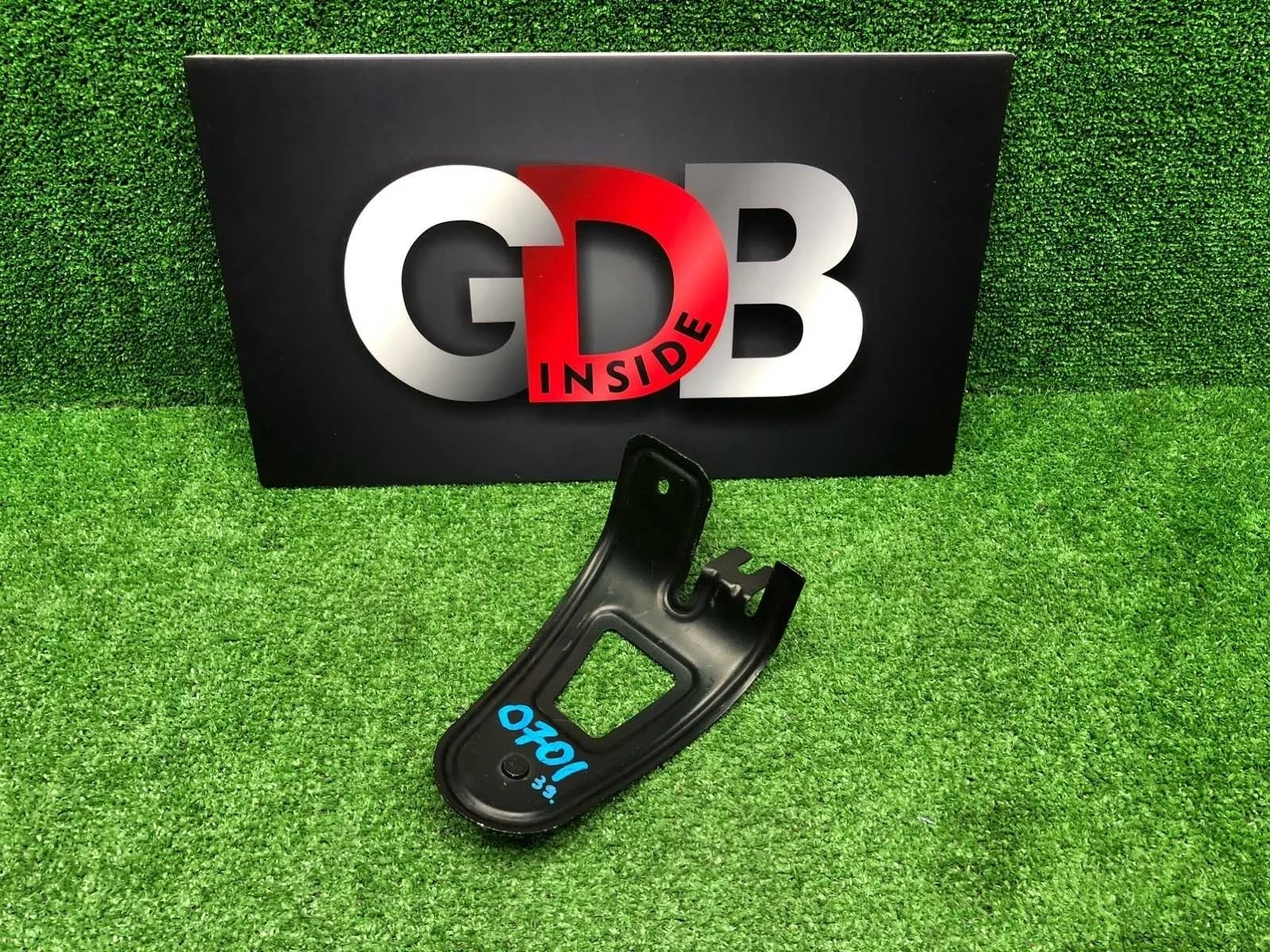 Крепление бампера BMW 5 series 17.05.2006 51127061251 E60 N52B25A, заднее левое