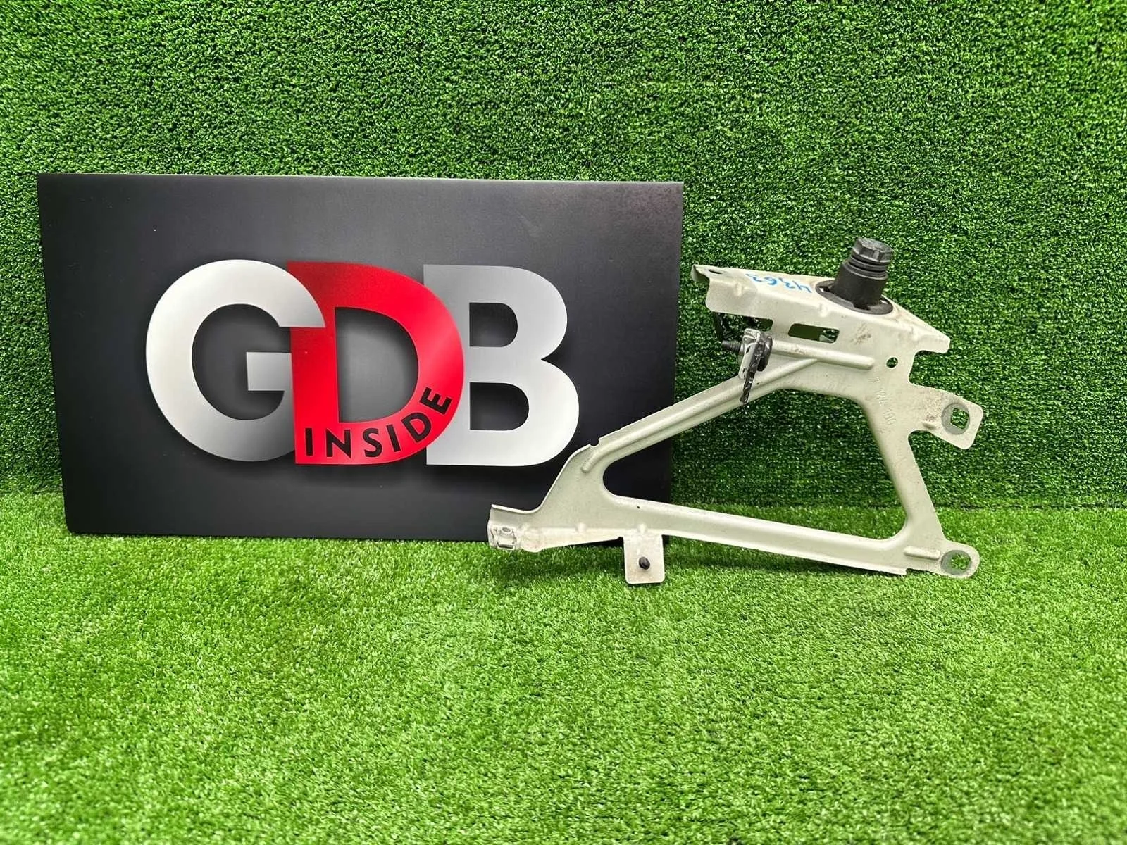 Кронштейн крыла Bmw 7 Series 2009 41357207186 F01 N54B30A, передний правый