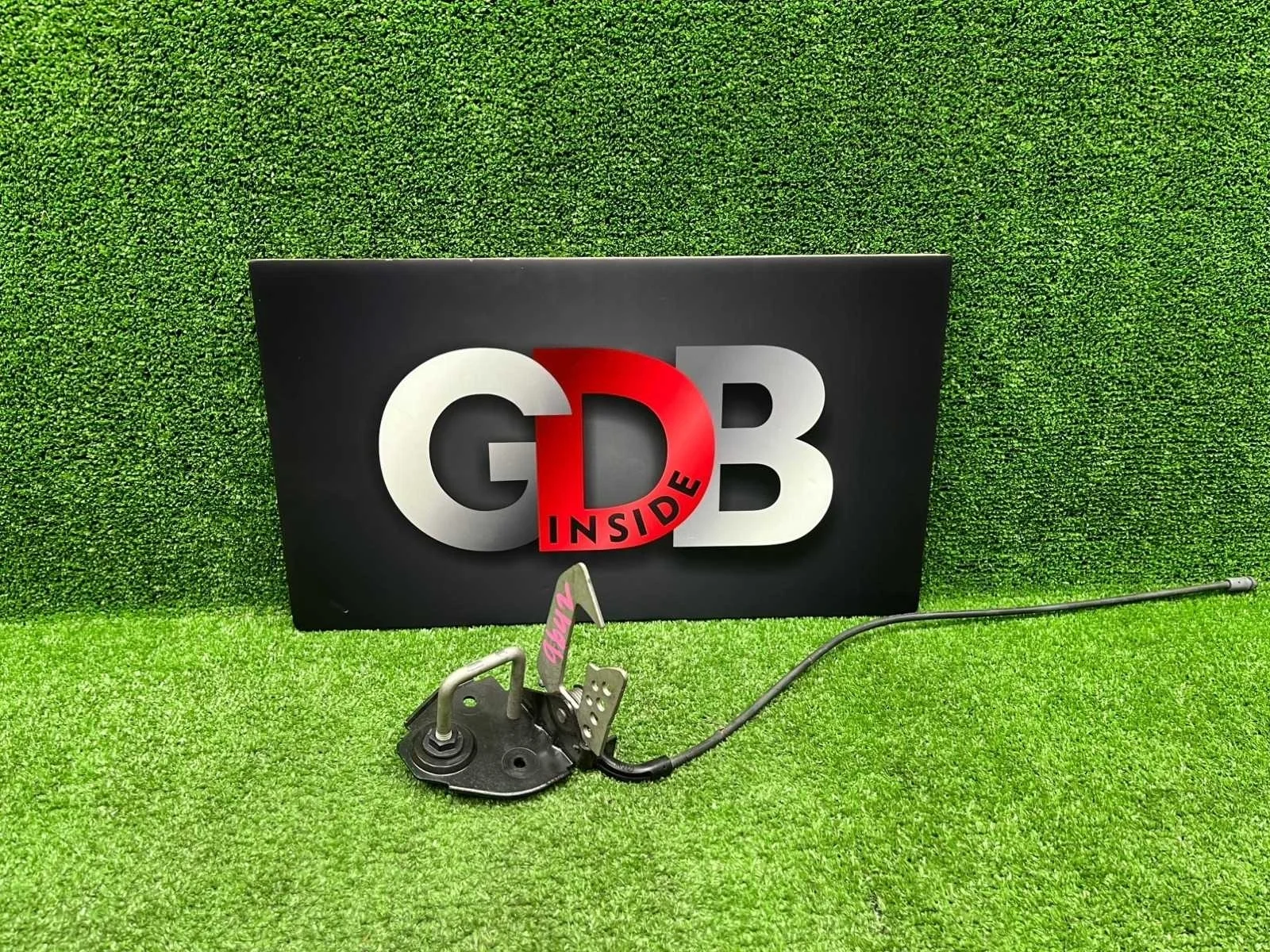 Крючок капота Bmw 5 Series 20.05.2010 51237183764 F10 N52B30AF, передний правый