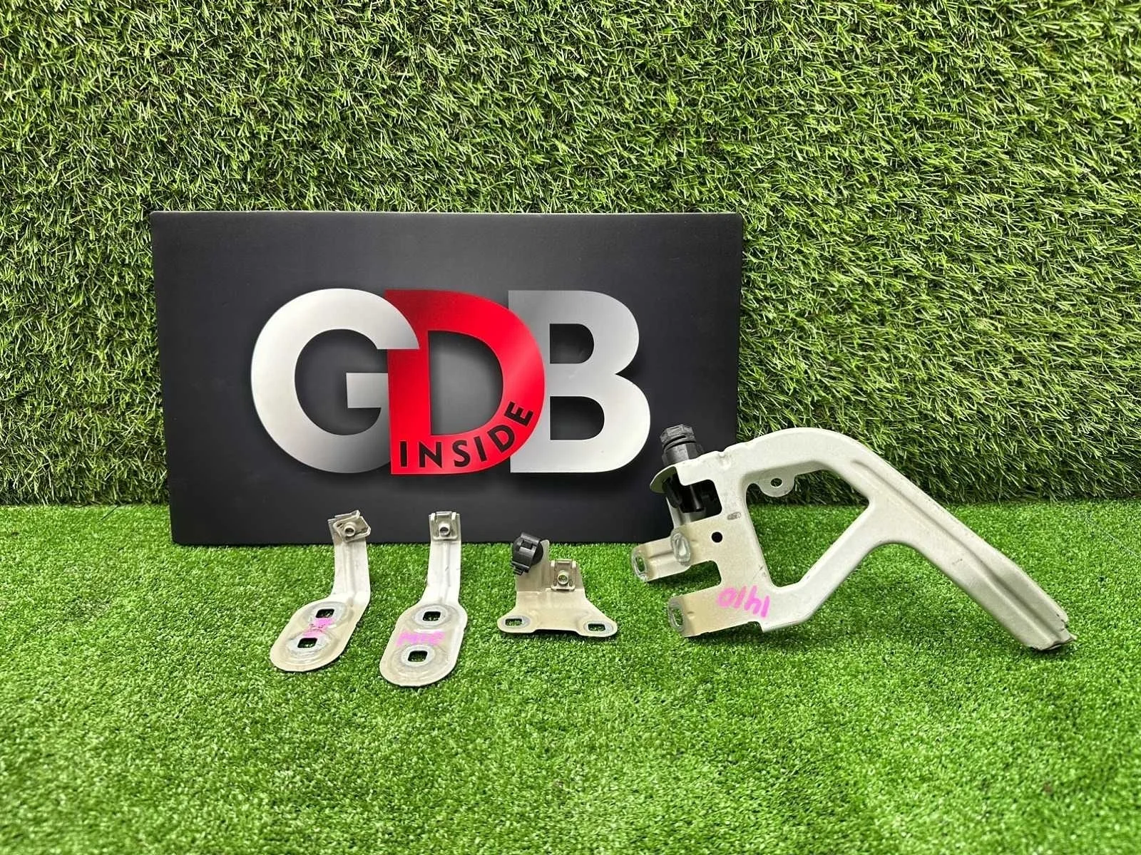 Кронштейн крыла BMW 5 series 26.11.2010 41357207210 F11 N52B25AF, передний правый