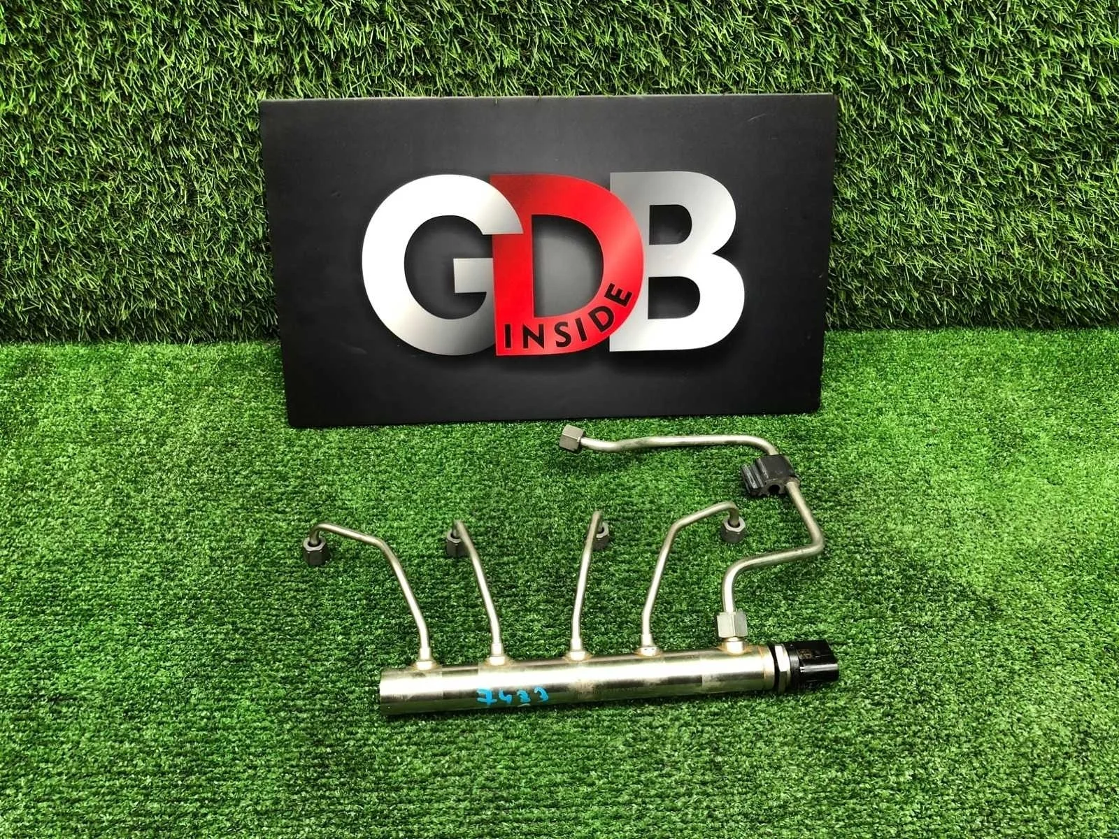 Топливная рампа Bmw 3 Series 29.10.2012 13537585411 F30 N20B20B