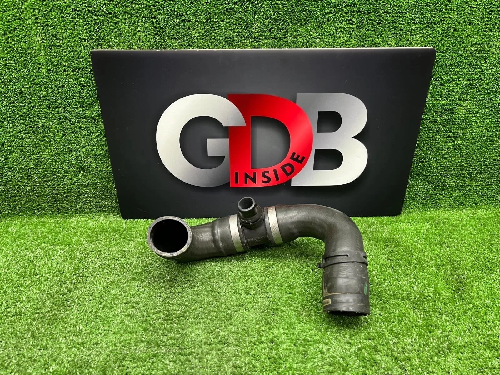 Патрубок системы охлаждения BMW 3 series 06.09.2012 11537603511 F30 N20B20B