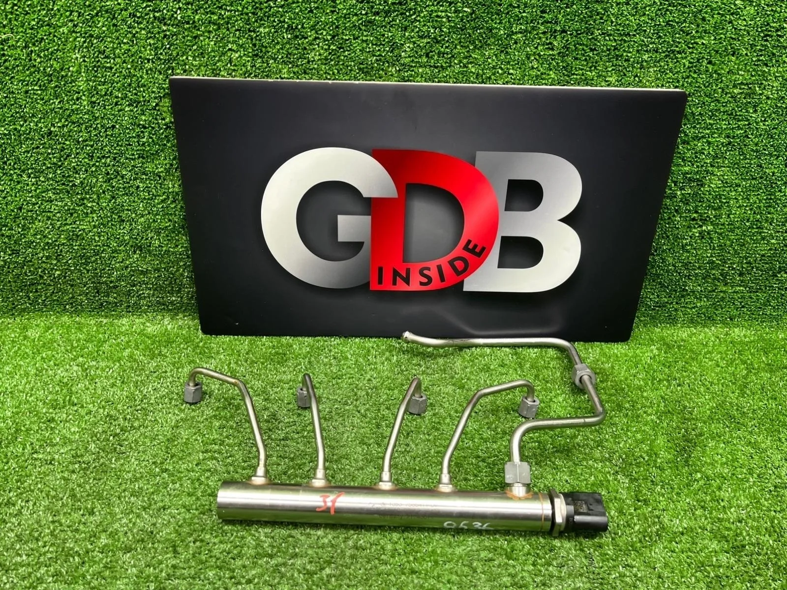 Топливная рампа Bmw 3 Series 06.09.2012 13537585411 F30 N20B20B