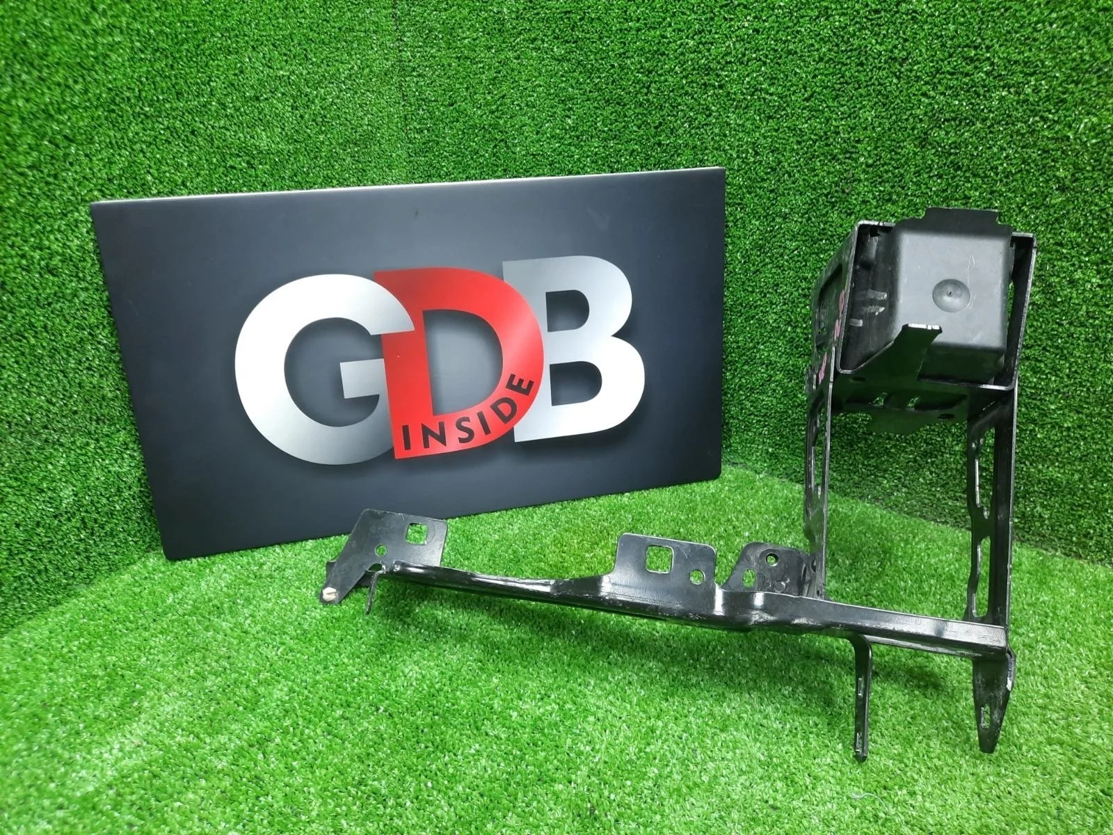 Кронштейн фары Bmw 1 Series 18.05.2015 51647245792 F20 N13B16A, передний правый