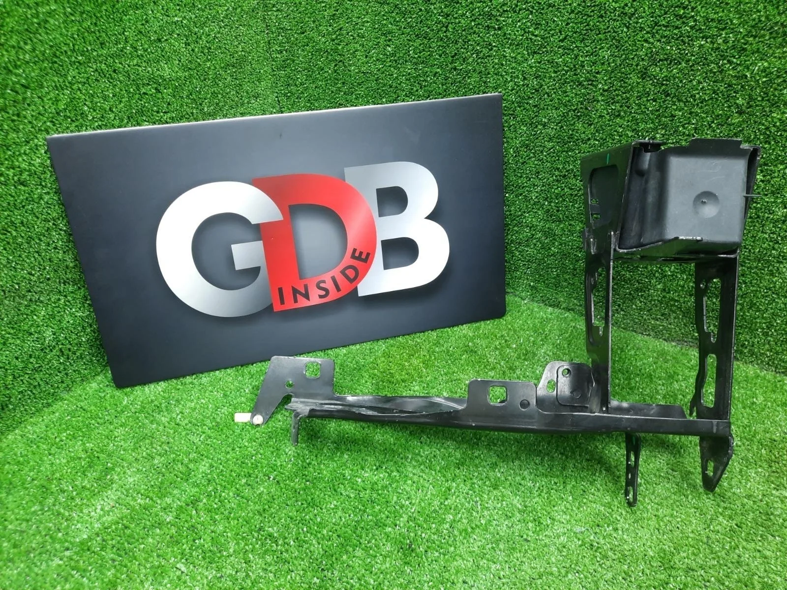 Кронштейн фары Bmw 1 Series 27.03.2012 51647245792 F20 N13B16A, передний правый