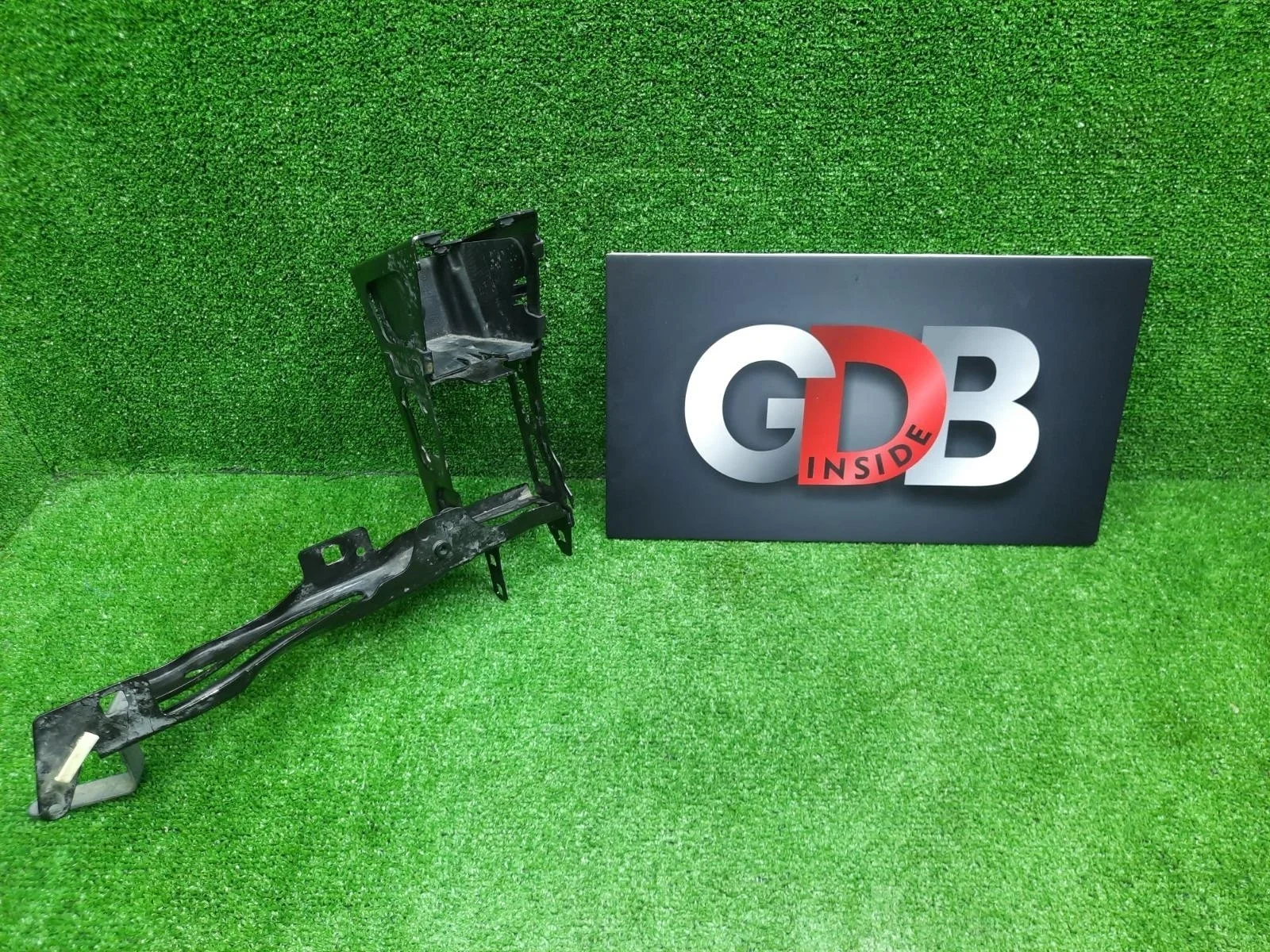 Кронштейн фары BMW 3 series 01.02.2013 51647245791 F30 N55B30A, передний левый