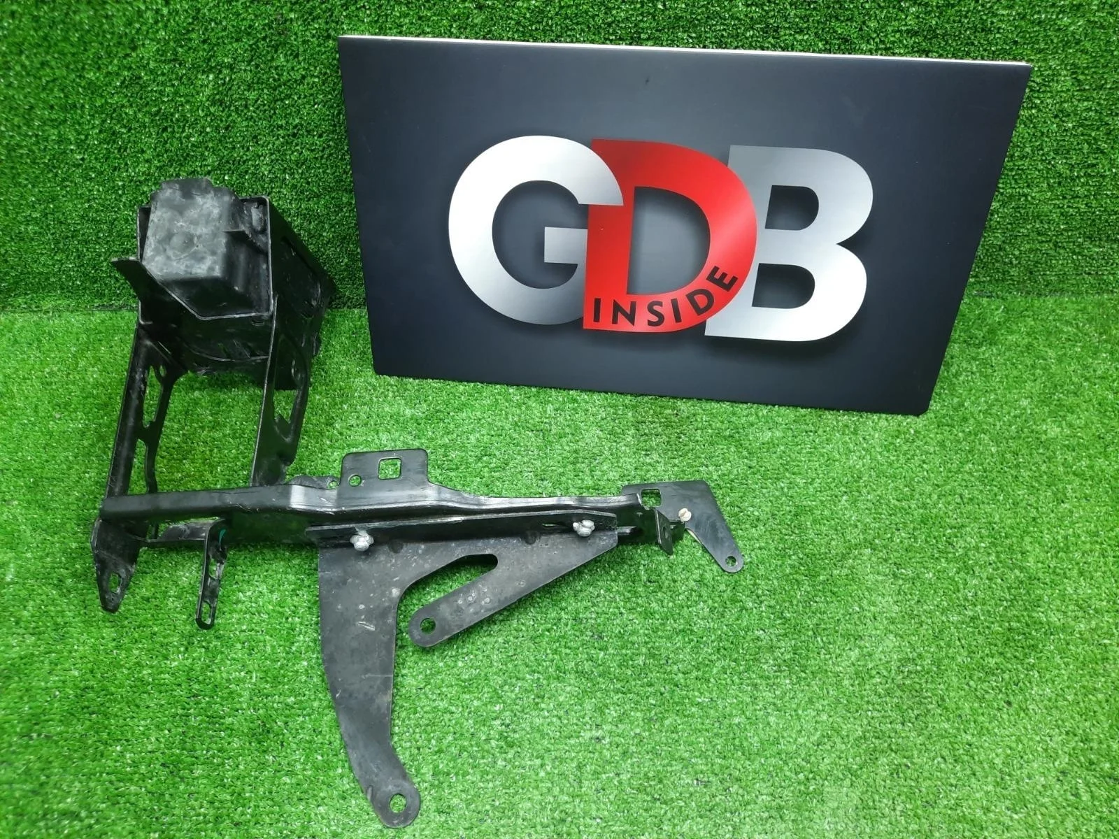 Кронштейн фары BMW 1 series 21.04.2012 51647245791 F20 N13B16A, передний левый