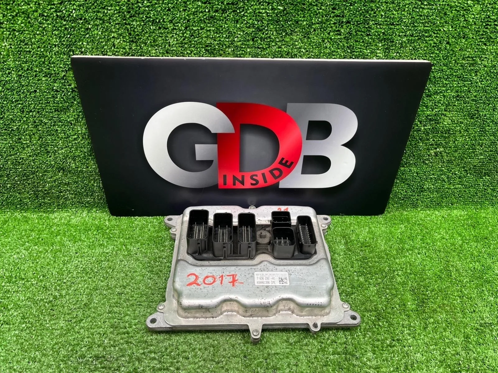 Блок управления двигателем DME BMW 1 series 27.03.2012 12148638198 F20 N13B16A