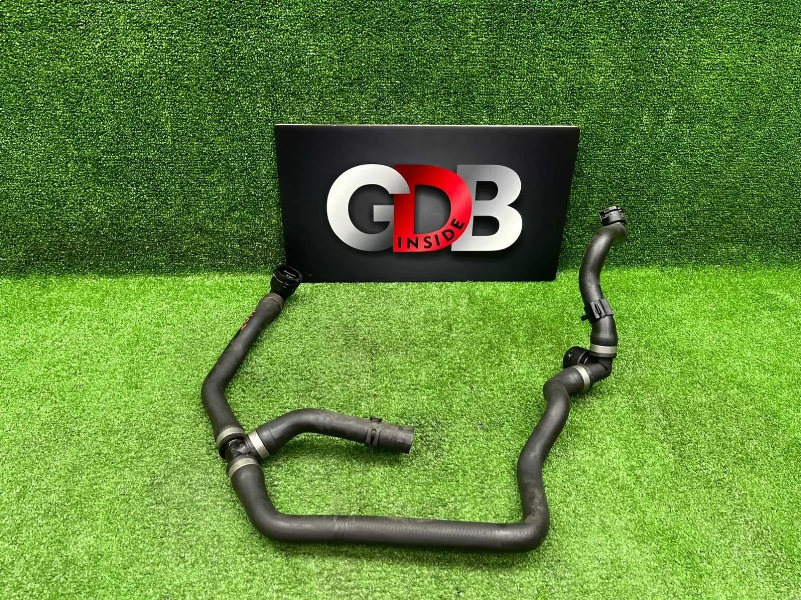 Патрубок системы охлаждения BMW 1 series 27.03.2012 17127596834 F20 N13B16A