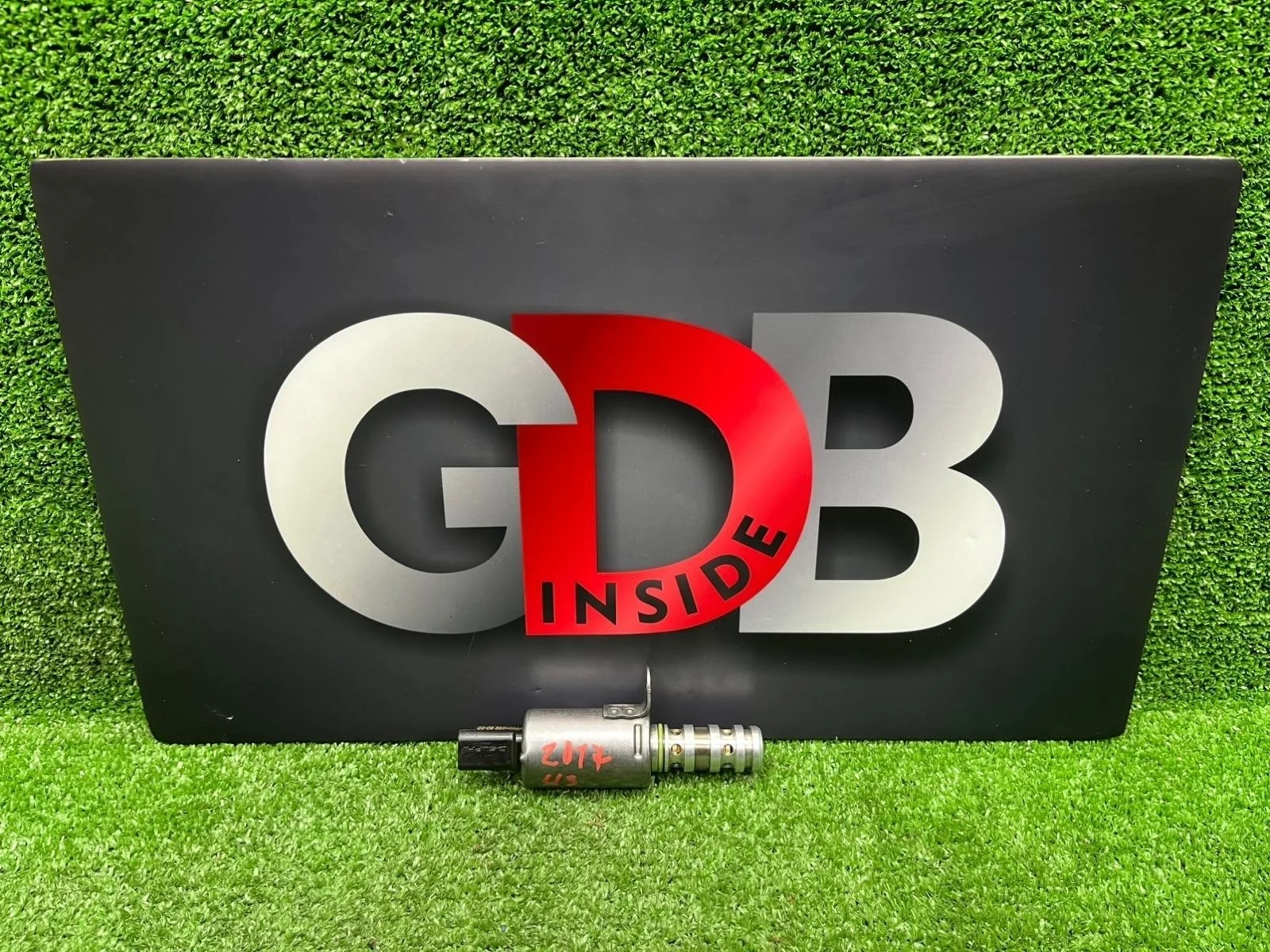 Клапан электромагнитный изменения фаз ГРМ BMW 1 series 27.03.2012 11368610388 F20 N13B16A