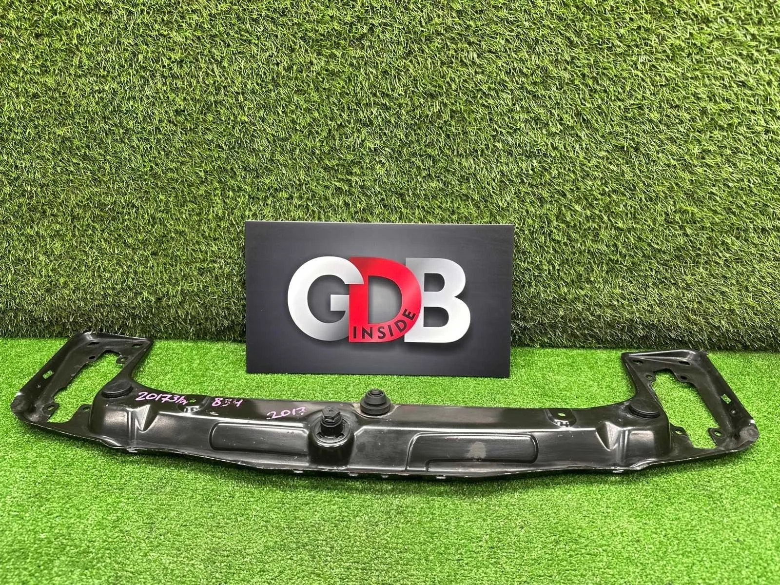 Верхняя планка телевизора Bmw 1 Series 27.03.2012 51647245786 F20 N13B16A