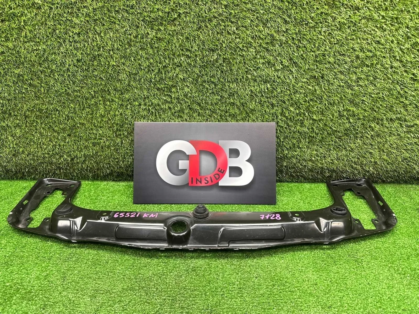 Верхняя планка телевизора Bmw 1 Series 23.10.2012 51647245786 F20 N13B16A