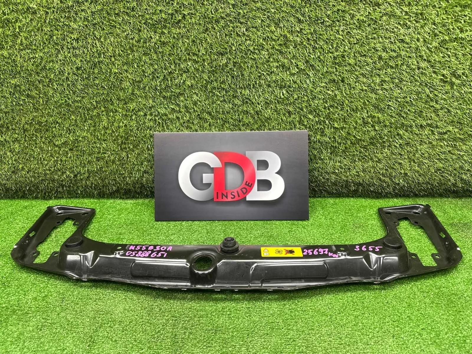 Верхняя планка телевизора Bmw 3 Series 18.09.2013 51647245786 F30 N55B30A