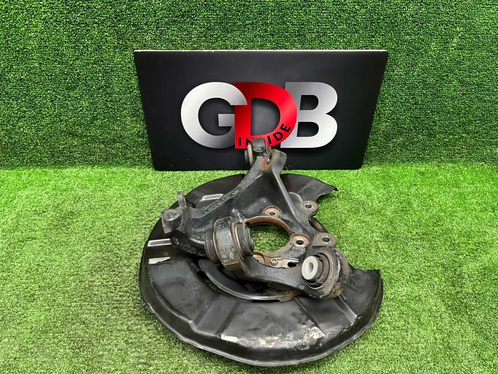 Кулак поворотный BMW X1 2012 33326788049 E84 N20B20A, задний левый