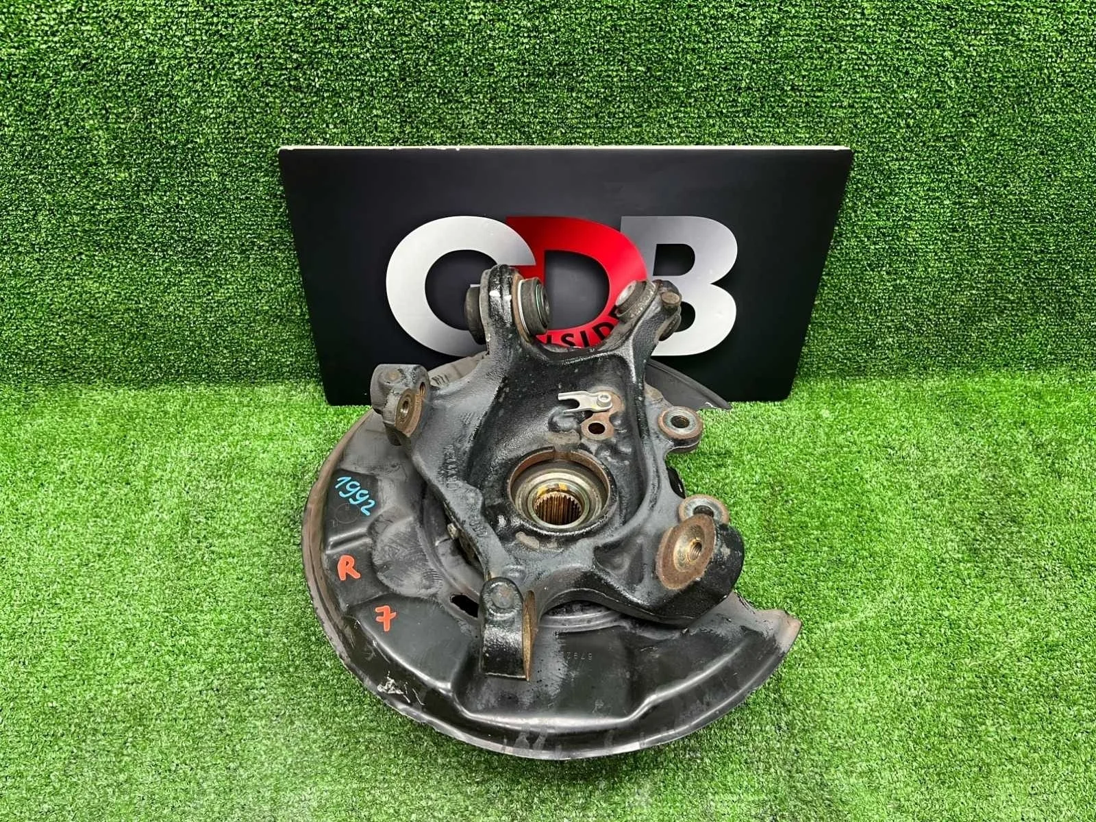 Кулак поворотный BMW 3 series 16.01.2013 33326792522 F30 N20B20B, задний правый