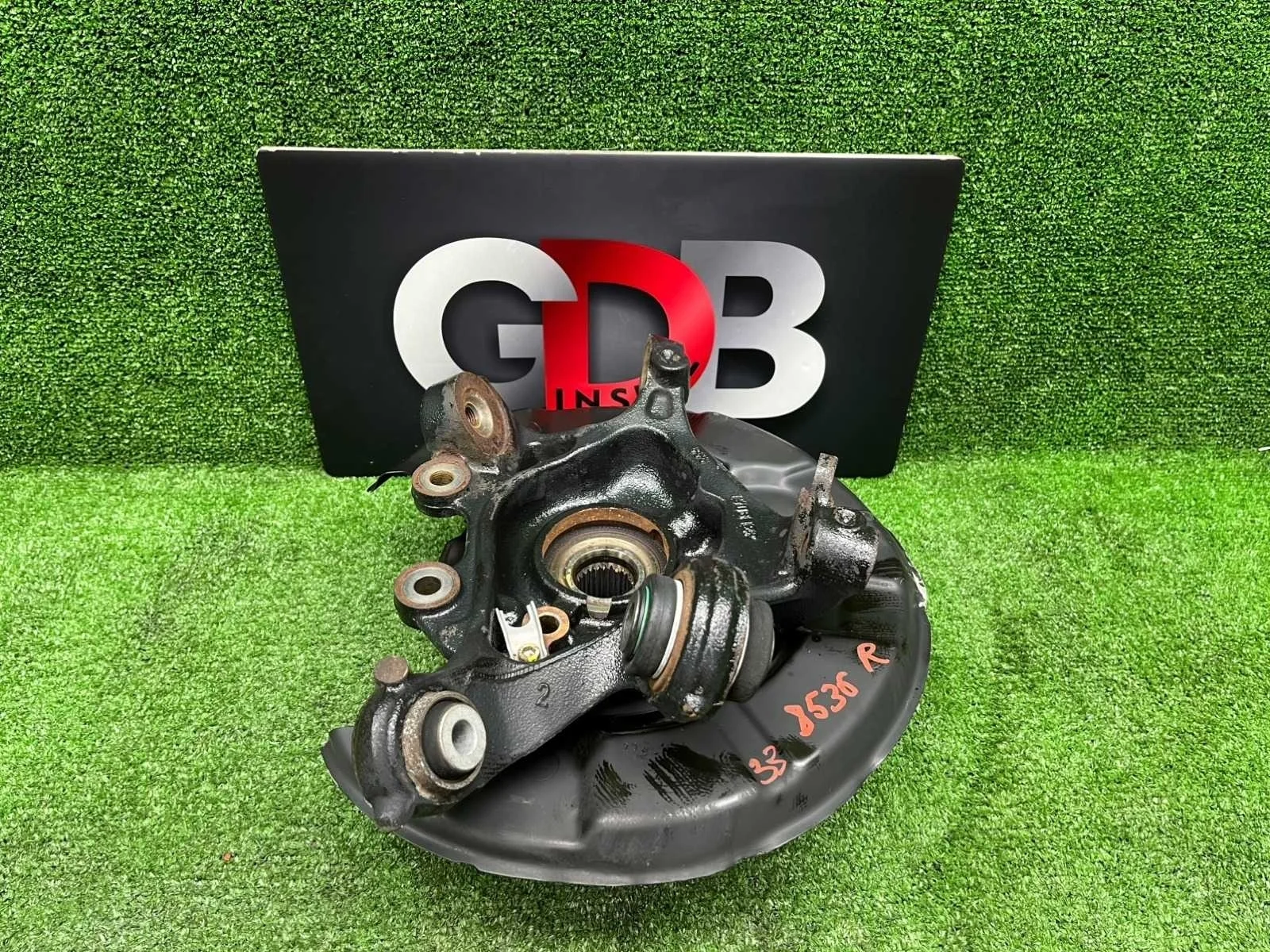 Кулак поворотный BMW 3 series 06.09.2012 33326792522 F30 N20B20B, задний правый