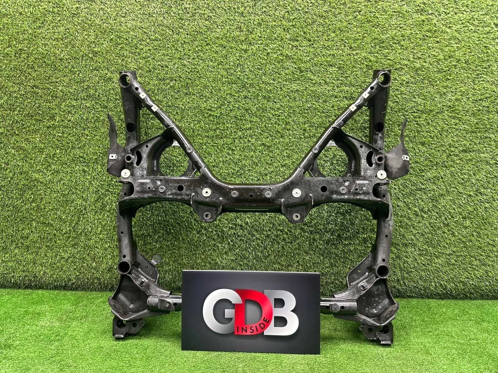 Подрамник BMW 1 series 2012 31106872118 F20 N13B16A, передний