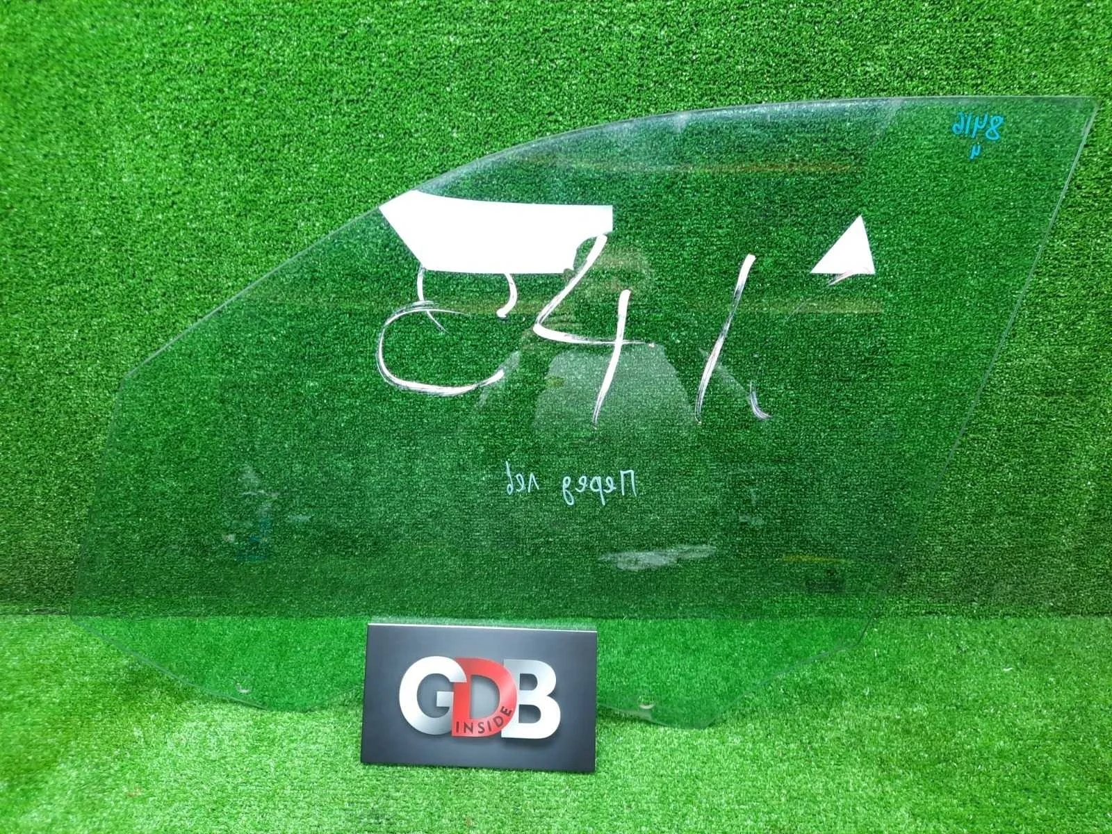 Стекло двери BMW X1 05.05.2010 51332990295 E84 N52B30AE, переднее левое