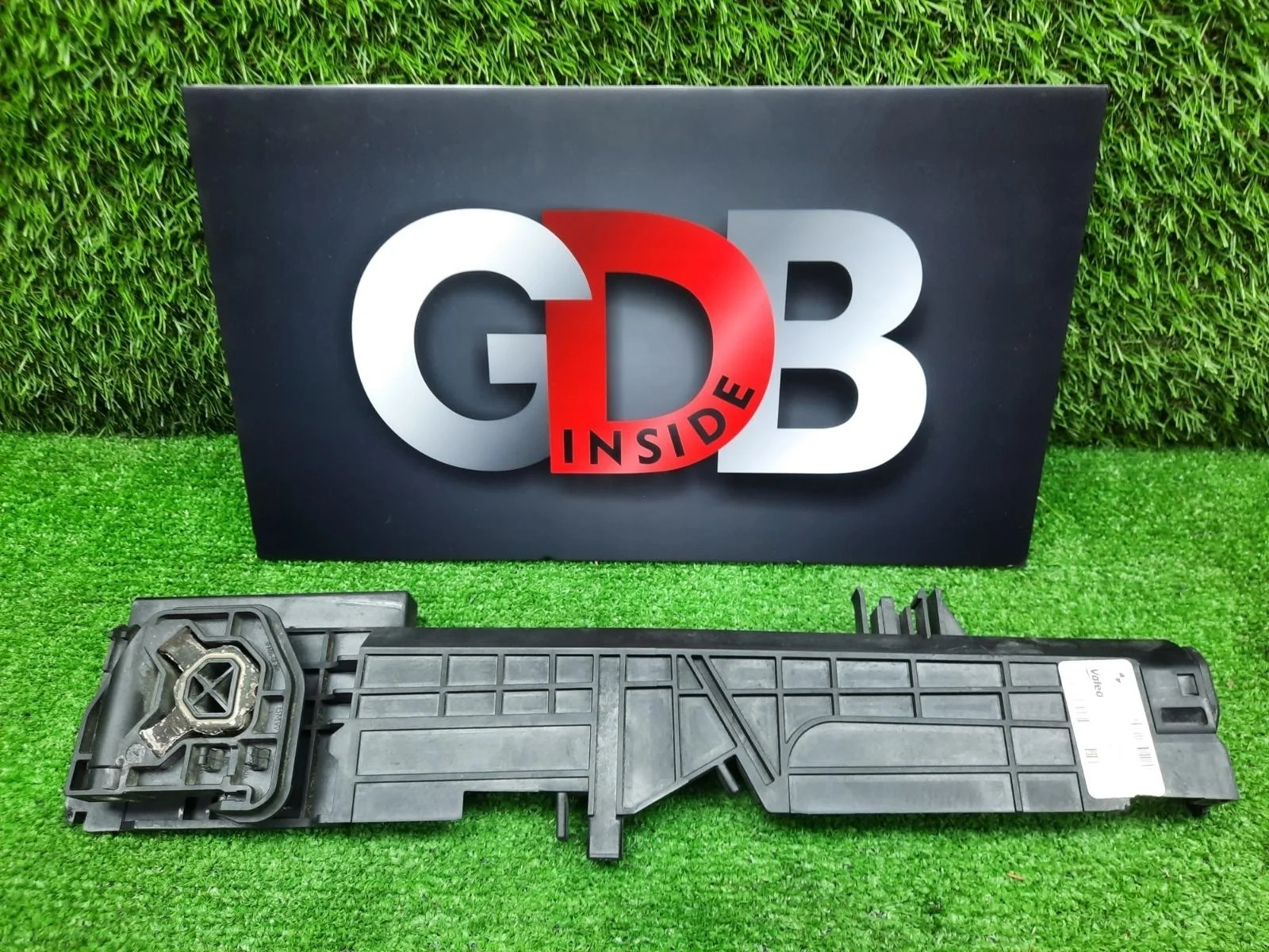 Рамка радиатора Bmw 3 Series 19.09.2012 17117600536 F30 N55B30A, передняя левая