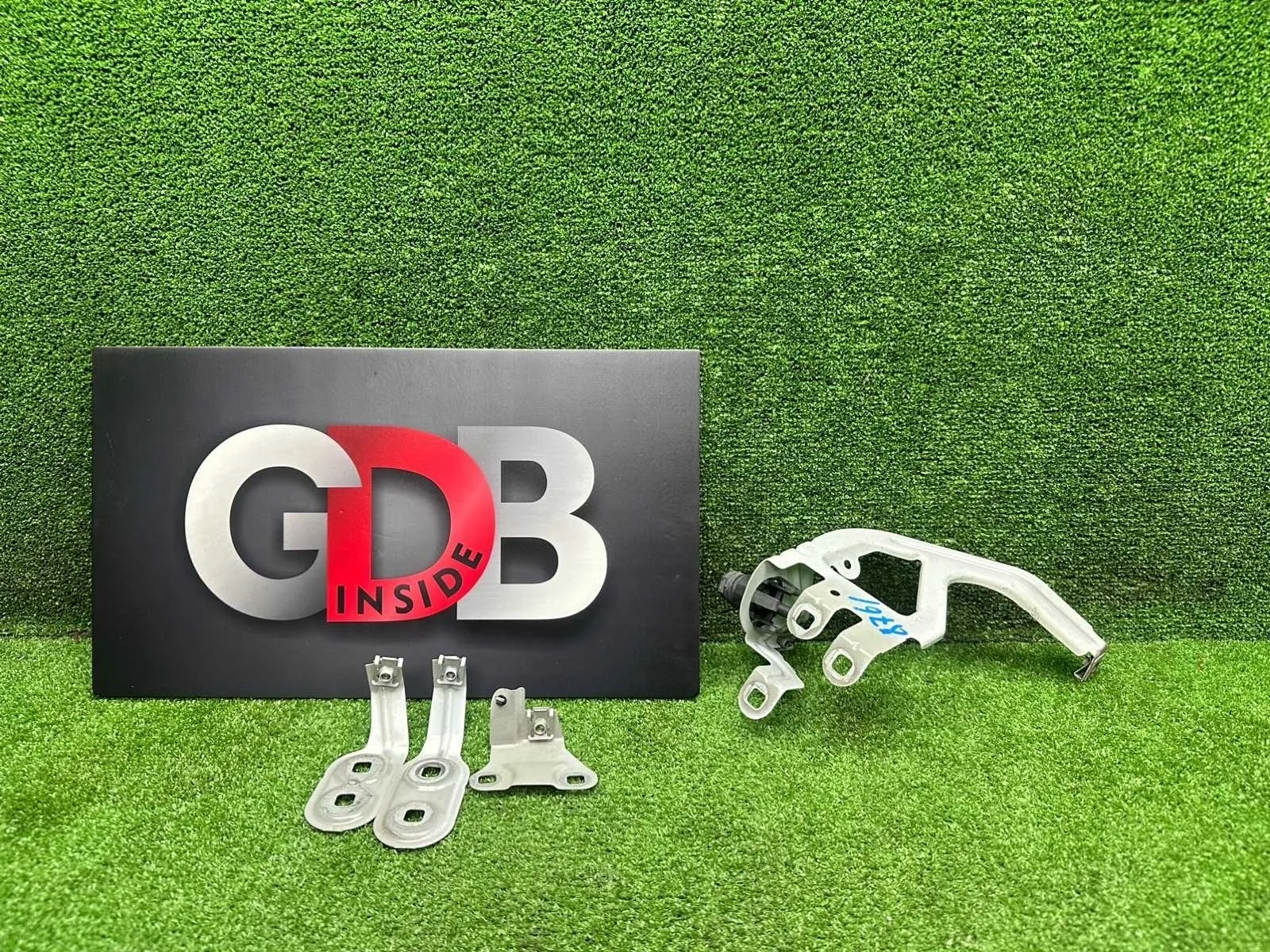 Кронштейн крыла BMW 5 series 2012 41357207210 F10 N20B20B, передний правый