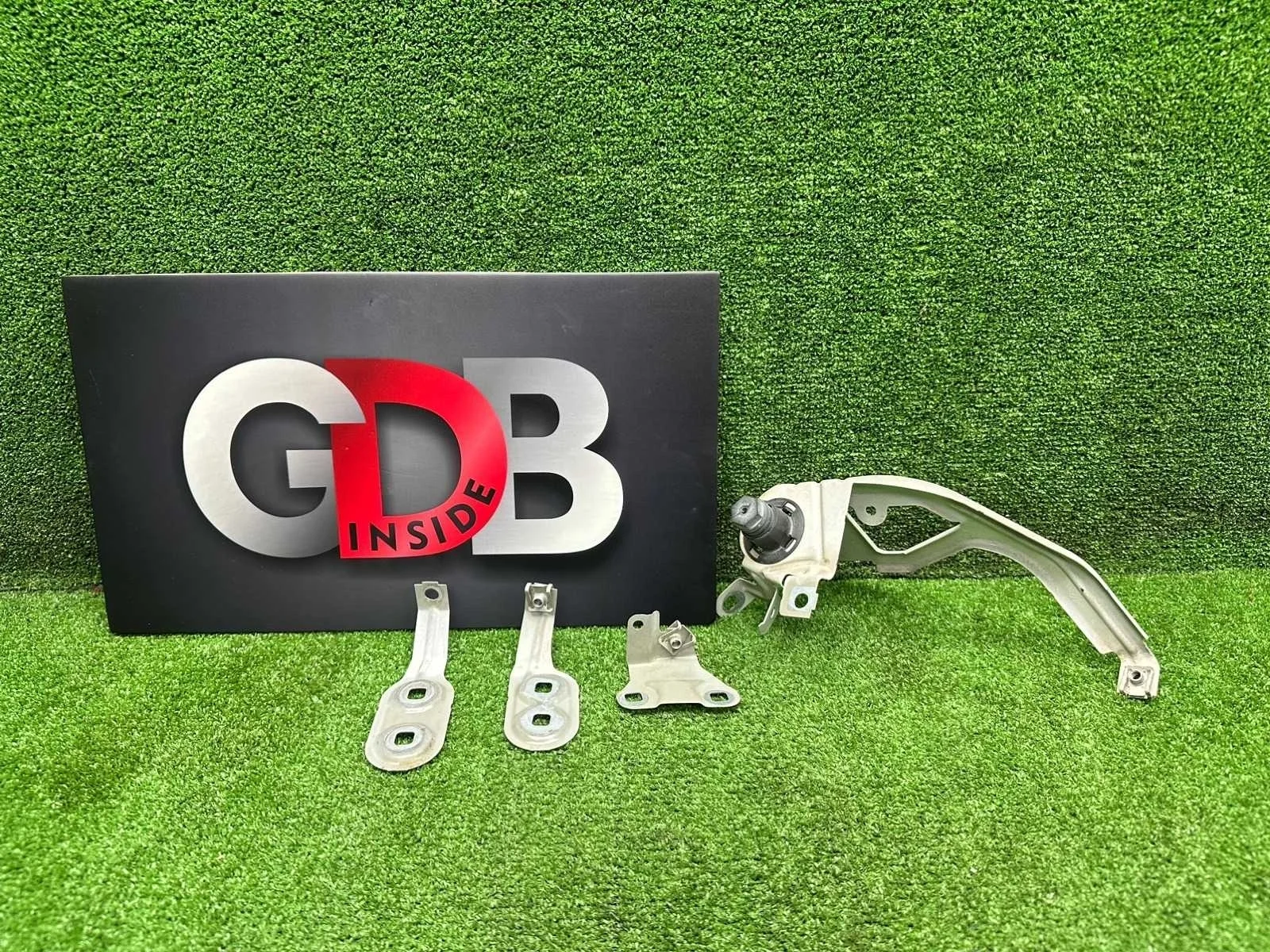 Кронштейн крыла BMW 5 series 2011 41357207209 F10 N20B20B, передний левый