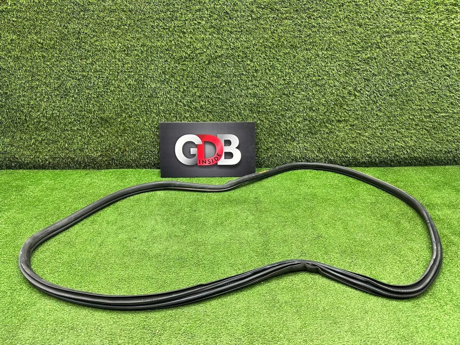 Уплотнительная резинка BMW 3 series 16.01.2013 51337258329 F30 N20B20B, передняя