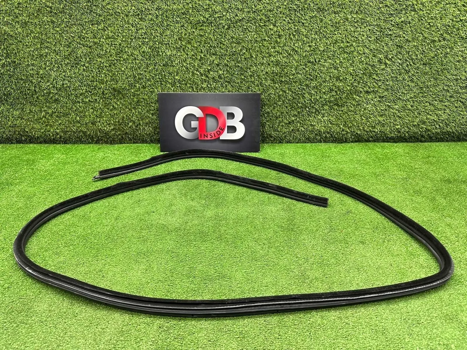 Уплотнительная резинка BMW 5 series 19.05.2006 51727122433 E61 N52B25A, передняя