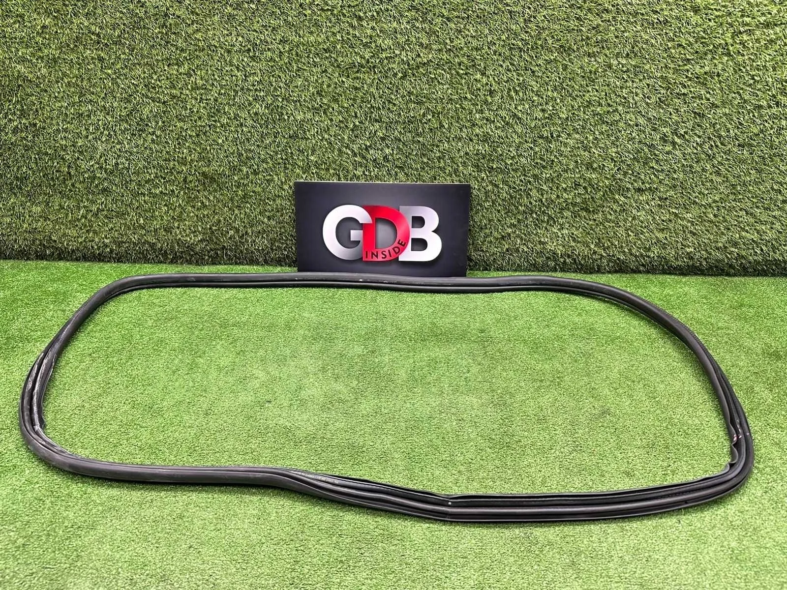 Уплотнительная резинка BMW 3 series 2012 51357258330 F30 N20B20A, задняя