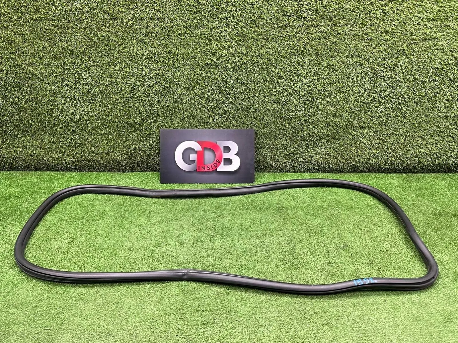 Уплотнительная резинка BMW 3 series 16.01.2013 51337258329 F30 N20B20B, передняя