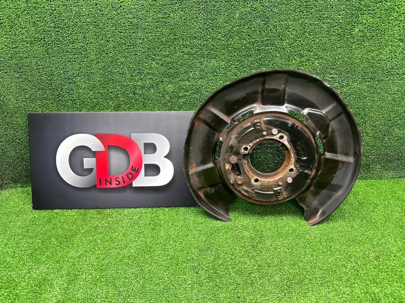 Кулак поворотный BMW X1 25.10.2011 33326788050 E84 N20B20A, задний правый