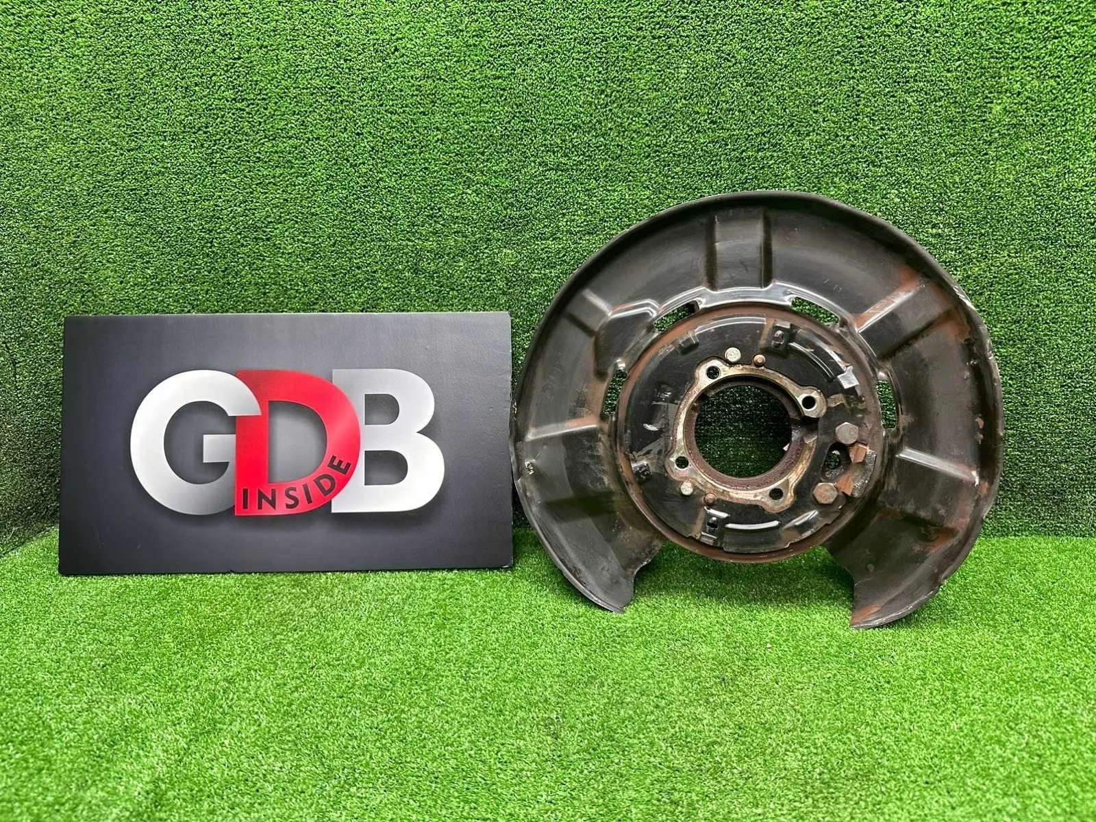 Кулак поворотный BMW X1 25.10.2011 33326788049 E84 N20B20A, задний левый