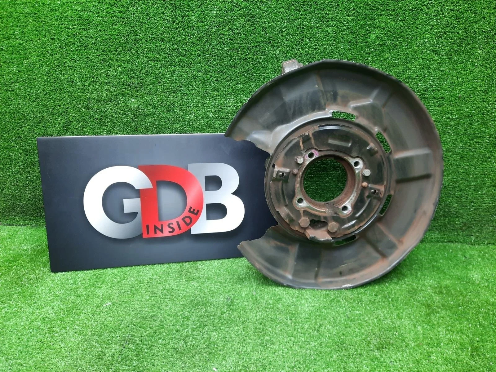 Кулак поворотный BMW X1 04.07.2011 33326788049 E84 N52B30A, задний левый