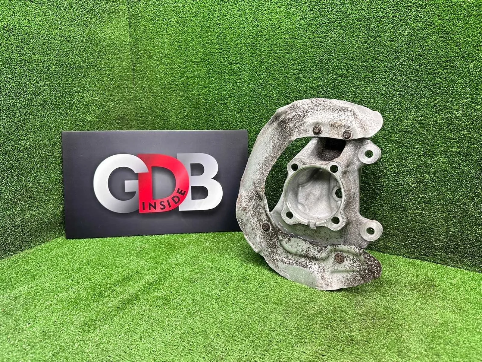 Кулак поворотный BMW 1 series 27.03.2012 31216792285 F20 N13B16A, передний левый