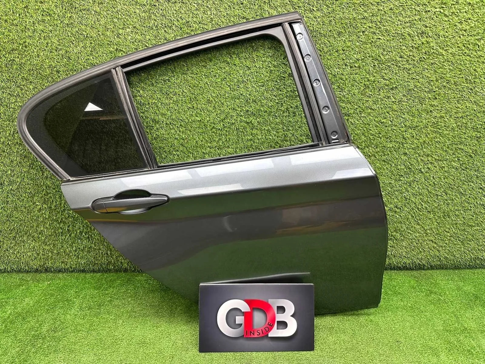 Дверь BMW 1 series 18.05.2015 41527284516 F20 N13B16A, задняя правая