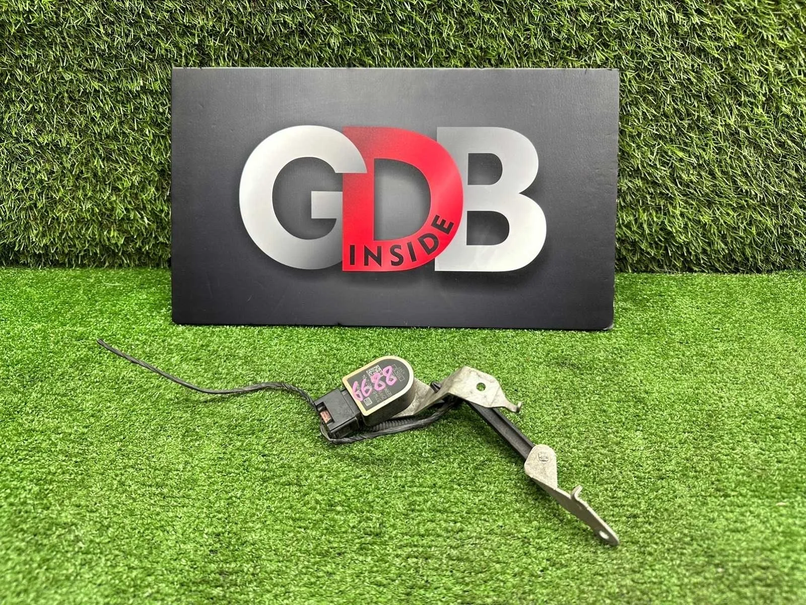 Датчик положения кузова BMW 1 series 21.04.2012 37146870000 F20 N13B16A