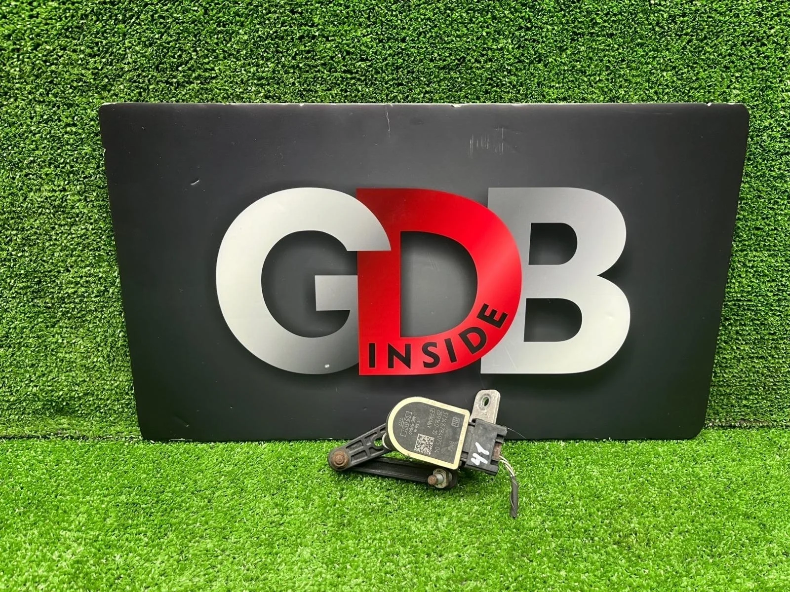 Датчик положения кузова BMW 5 series 18.01.2011 37146870000 F10 N52B25AF